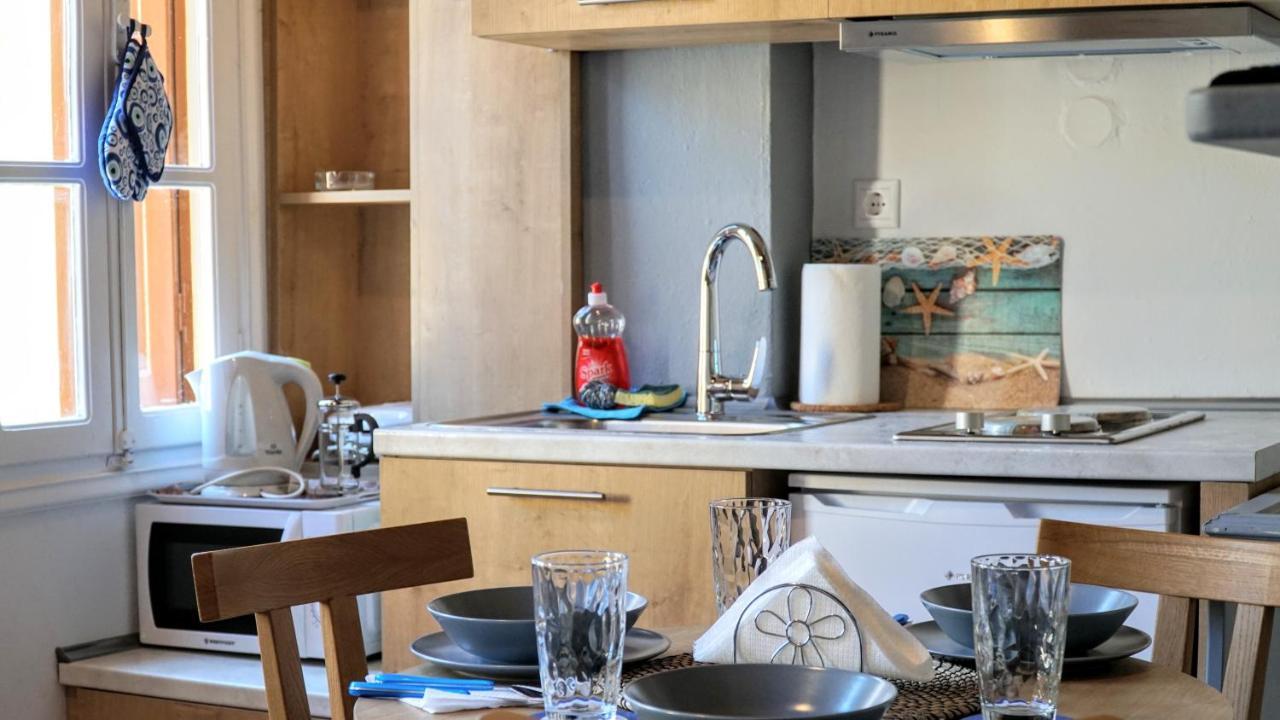 Cozy Apartments In Symi Center Exterior photo
